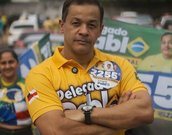 Delegado Pablo recebe Flávio Bolsonaro em Manaus e anuncia motocarreata para esta sexta-feira