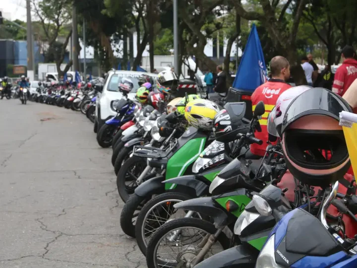 Apenas 1 em cada 5 motociclistas de app tem cobertura previdenciária