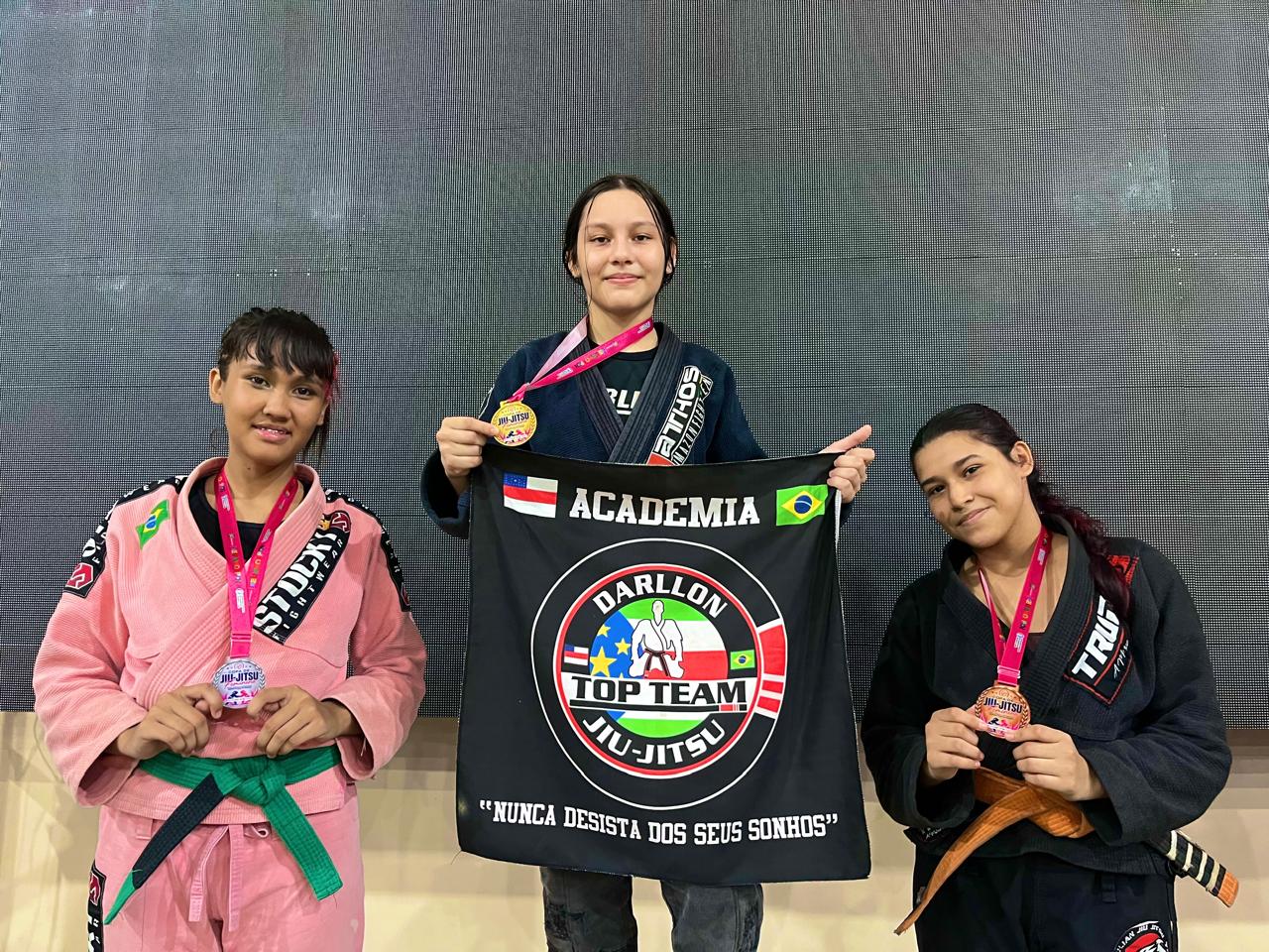Copa feminina reúne 130 atletas de jiu-jítsu em Parintins