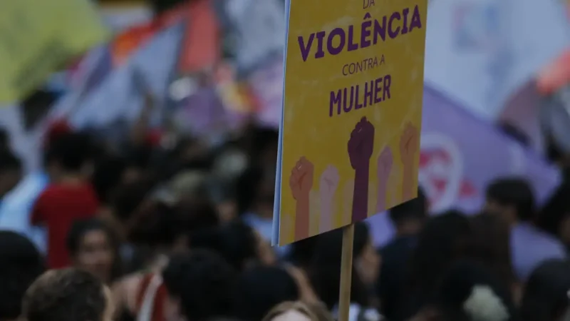 Violência contra a mulher: 7,5 mil agentes serão capacitados