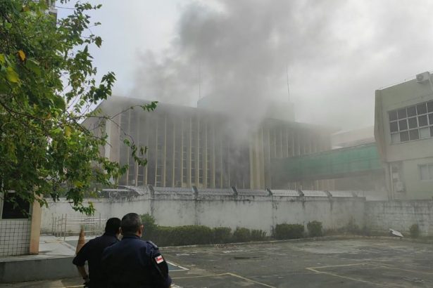 Incêndio atinge setor administrativo da Caixa Econômica em Manaus
