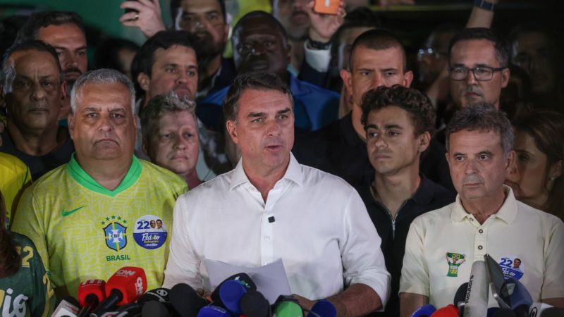 Investigações contra Flávio continuam no STF mesmo após fuga