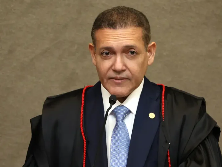Kassio pede à PGR parecer sobre revisão da pena de Bolsonaro
