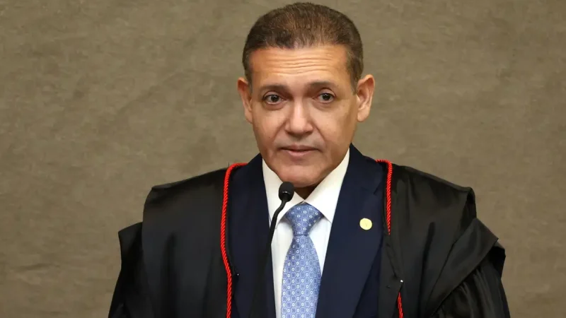 Kassio pede à PGR parecer sobre revisão da pena de Bolsonaro