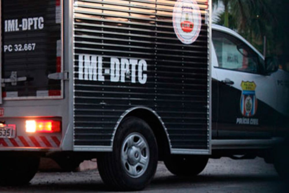 Trabalhador morre após sofrer descarga elétrica enquanto instalava manta em telhado