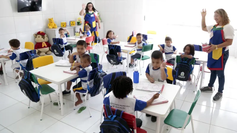 Escolha de livros didáticos para educação infantil começa nesta terça