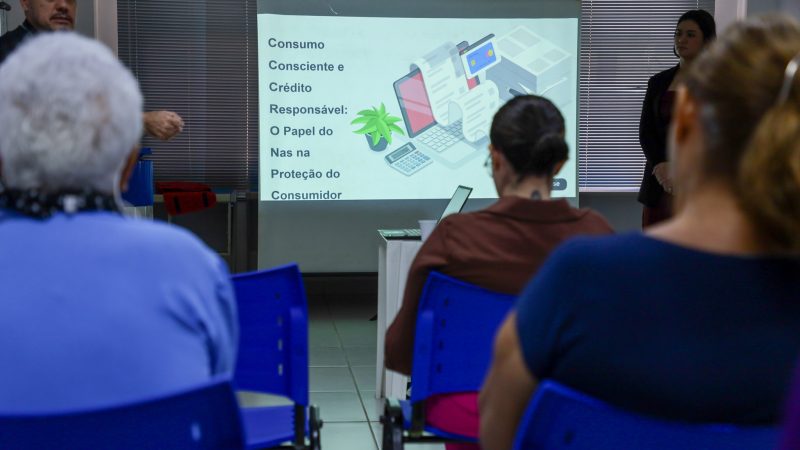 Prefeitura promove palestra educativa sobre golpes financeiros e combate ao superendividamento a aposentados e pensionistas