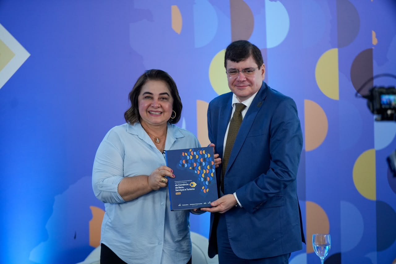 Professora Maria apresenta a empresários plano para destravar comércio e serviços no Amazonas