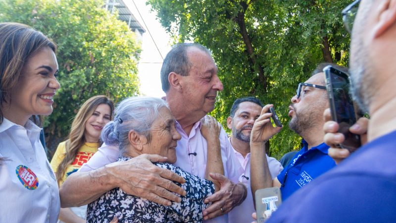No segundo turno, Omar reforça proposta de ampliar Crédito Rosa para mulheres em todo o Amazonas