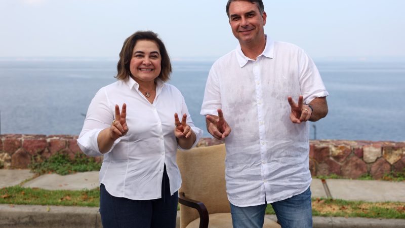 É Flávio e Maria 22’: Flávio Bolsonaro pede voto útil no Amazonas e reforça dobradinha da direita
