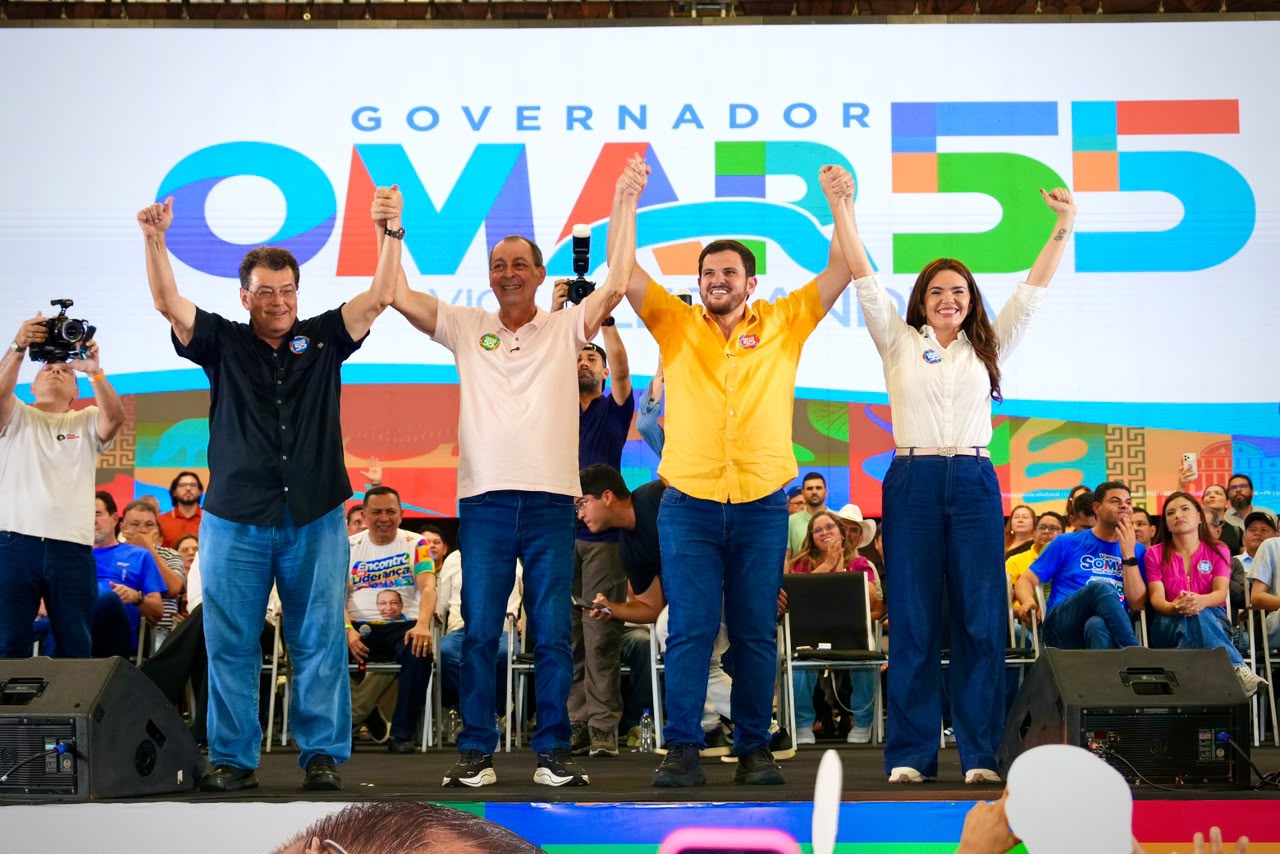 Omar reúne apoio dos 62 prefeitos do Amazonas e defende união para governar o Estado