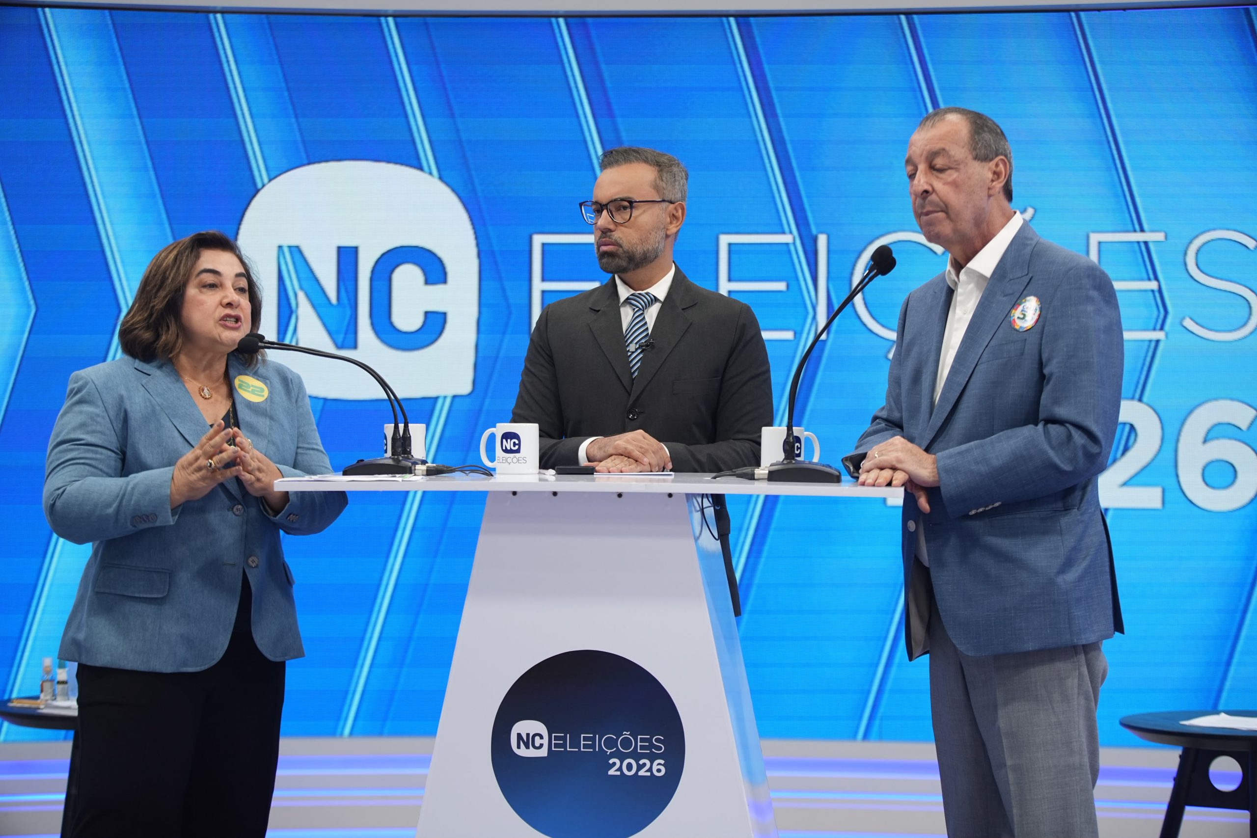 Professora Maria confronta Omar sobre propostas ambientais