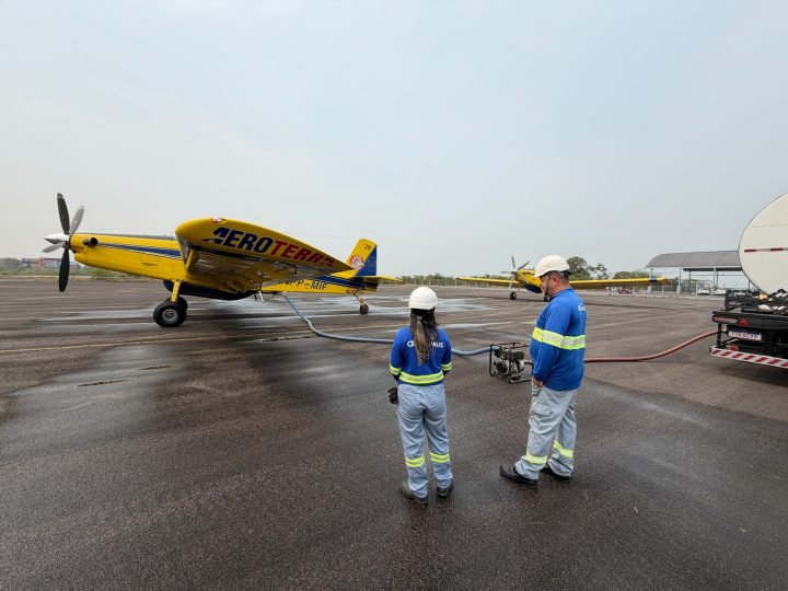 Caminhões-pipa da Águas de Manaus reforçam ações de combate aos incêndios florestais no Amazonas