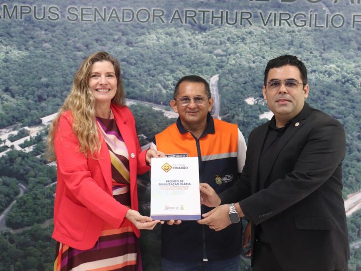 Detran Amazonas entrega Projeto de Sinalização Viária do Campus Manaus da Ufam