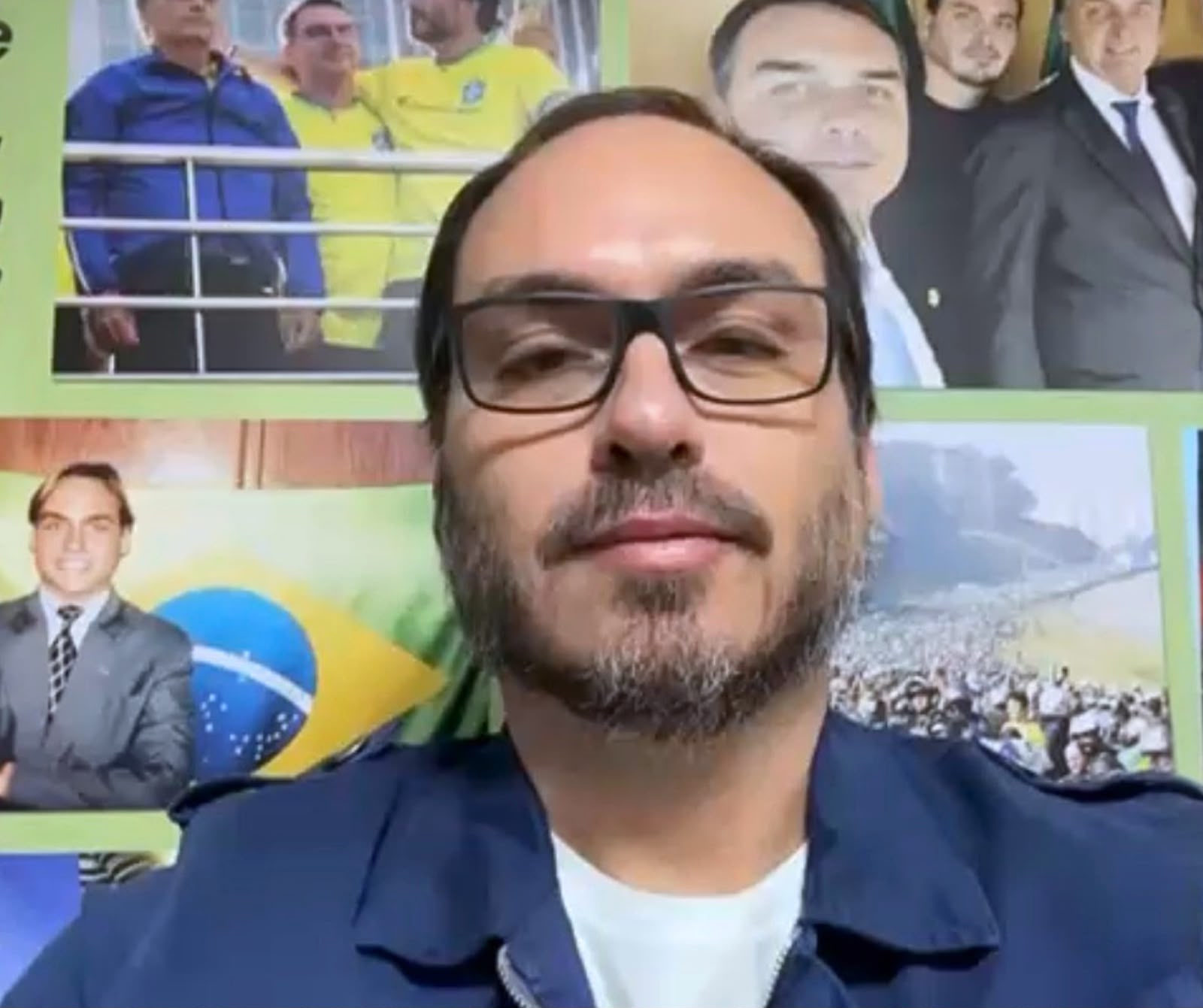 Carlos Bolsonaro declara voto: ‘É Maria e Flávio 22’