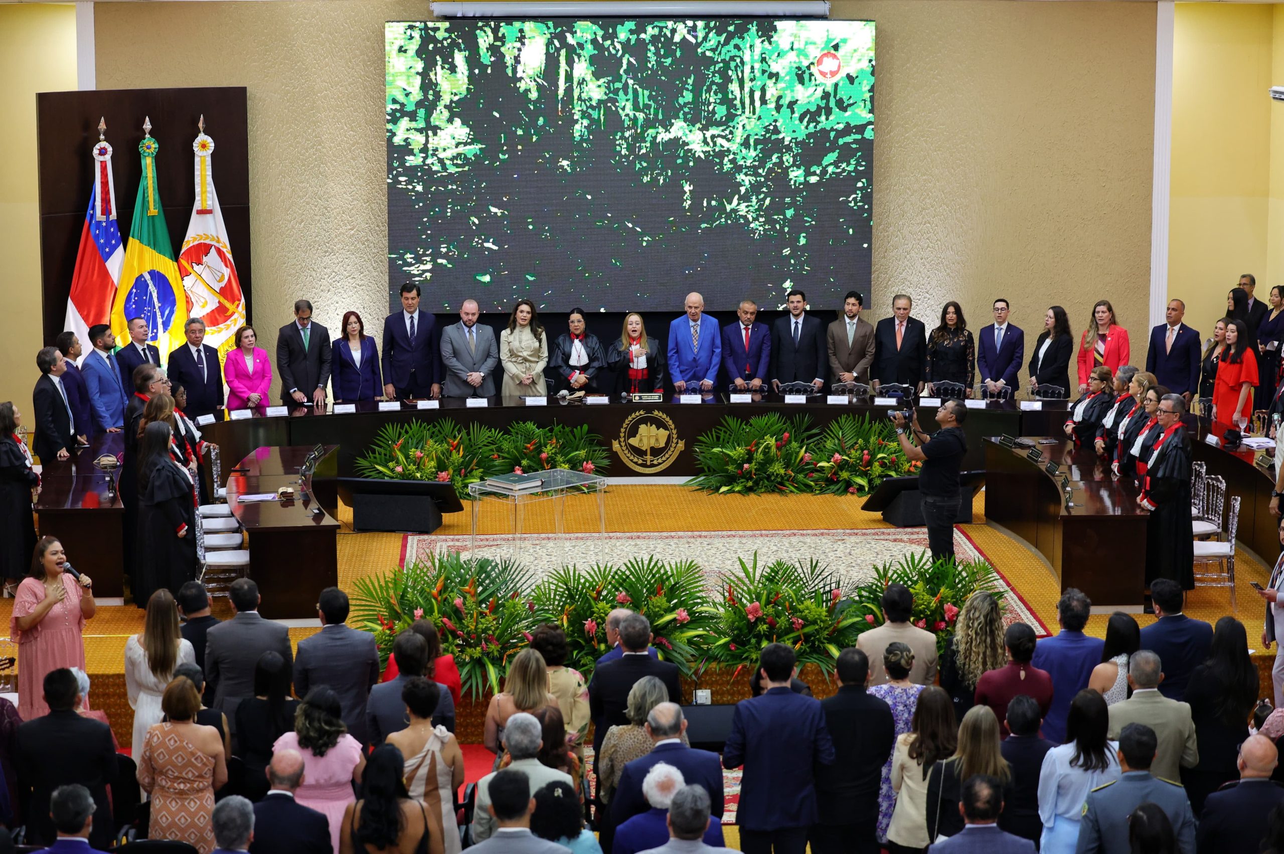 Presidente e vice-presidente do TCE-AM prestigiam recondução de Leda Mara à chefia do MPAM