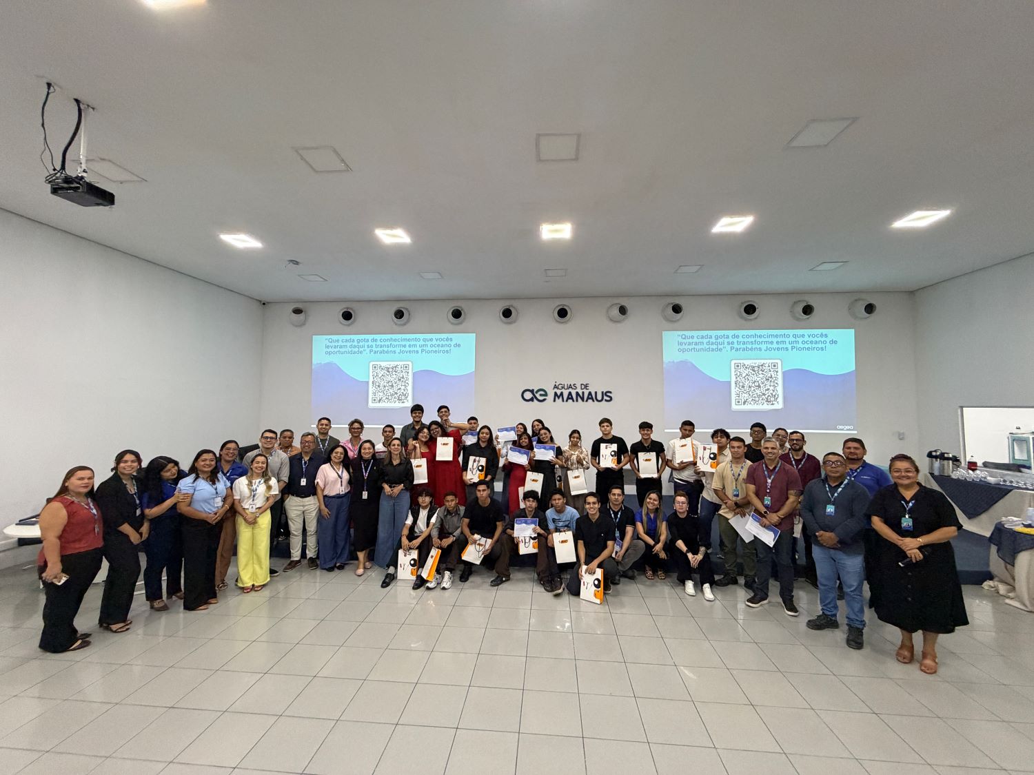 Estudantes de Manaus criam solução para reaproveitamento de água da máquina de lavar e vencem premiação da Águas de Manaus