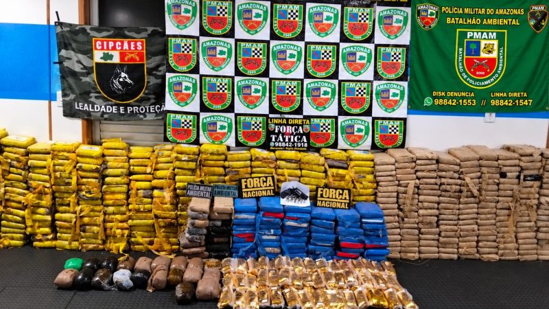 Base Arpão 3: Forças de Segurança apreendem mais de 590 quilos de entorpecentes e prendem homem em embarcação no município de Barcelos