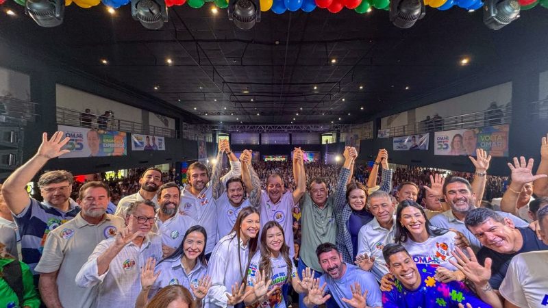 Omar reúne militância e pede mobilização por mais votos até o fim do segundo turno