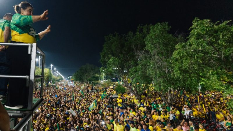 Professora Maria faz história no Amazonas e reúne 150 mil pessoas com Flávio Bolsonaro e Nikolas Ferreira no maior ato da direita no Norte do país