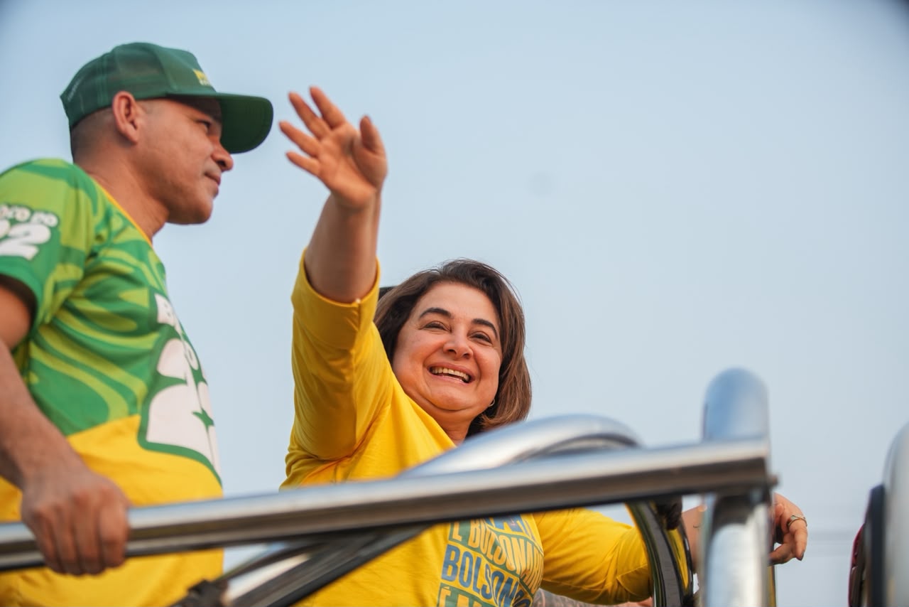 É VIRADA! Professora Maria encerra campanha nas ruas com Onda 22 em Manacapuru