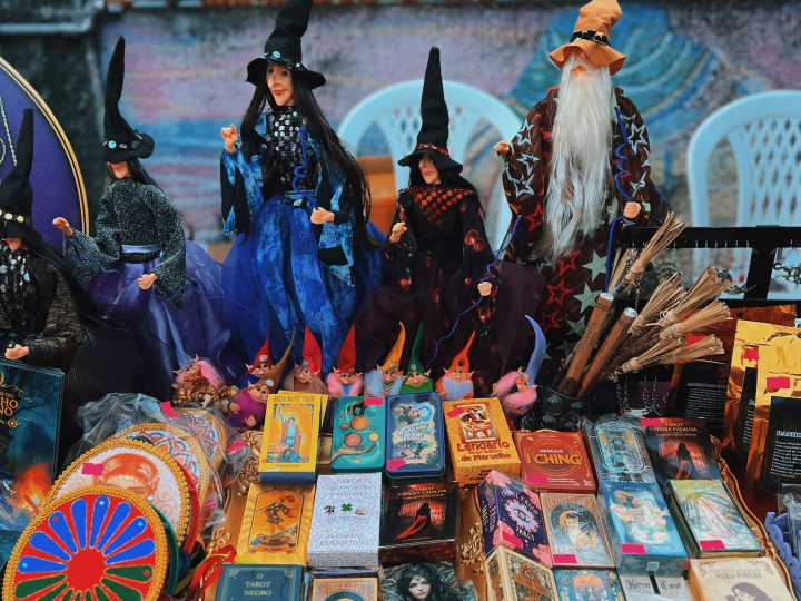 Evento gratuito reúne feira mística, palestras, música, dança e experiências espirituais em Manaus
