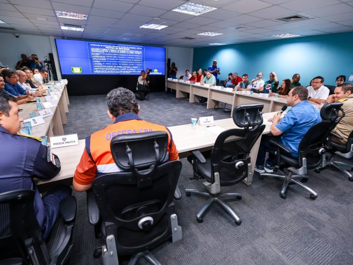Governador Roberto Cidade reforça atuação estadual no combate às queimadas no Amazonas