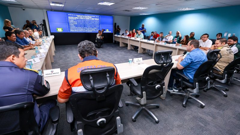 Governador Roberto Cidade reforça atuação estadual no combate às queimadas no Amazonas