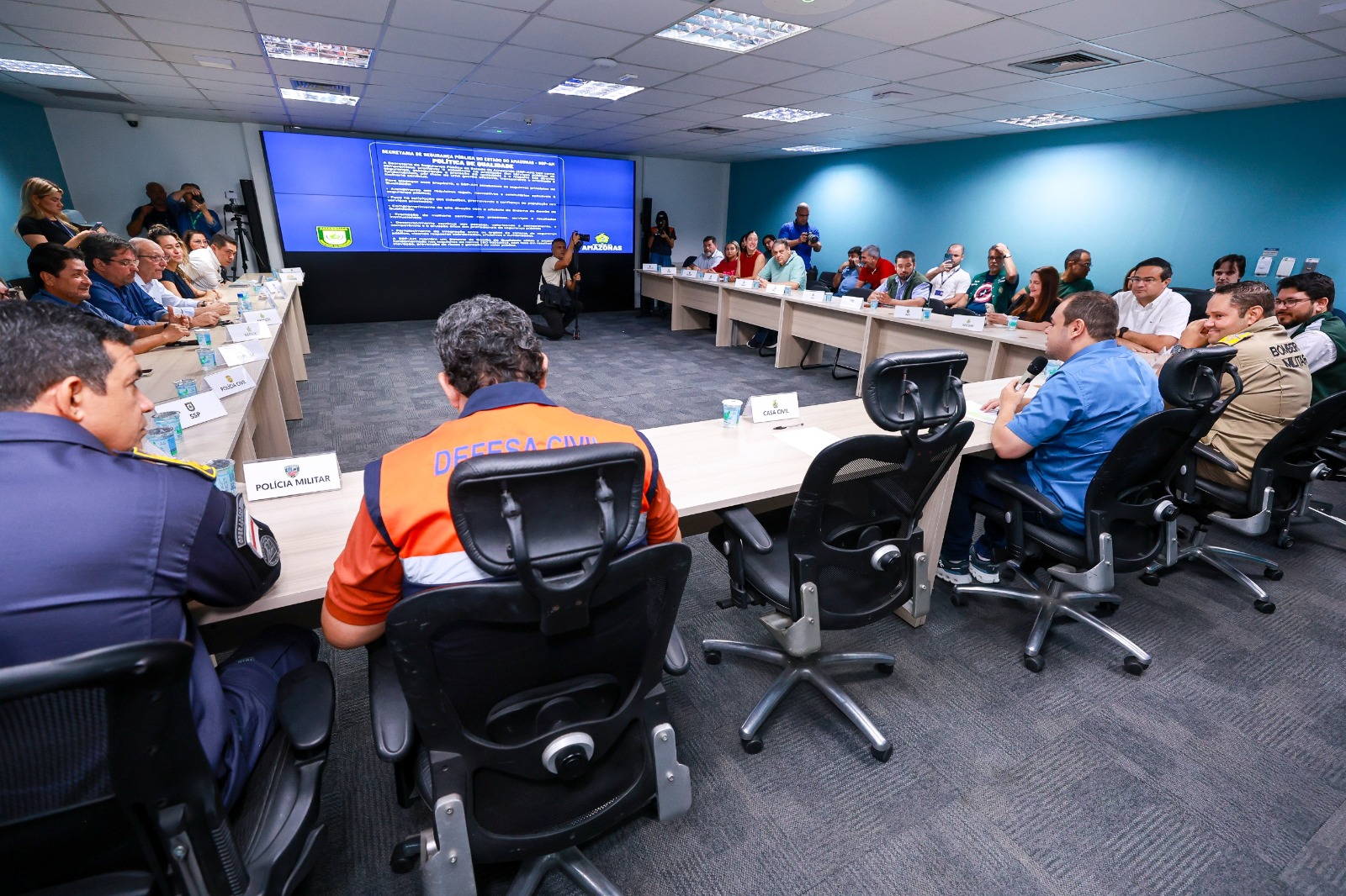 Governador Roberto Cidade reforça atuação estadual no combate às queimadas no Amazonas