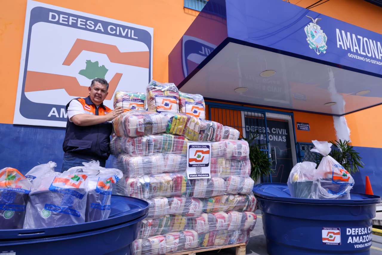 Governo do Amazonas envia mais de 13 toneladas de alimentos a Anamã e Rio Preto da Eva