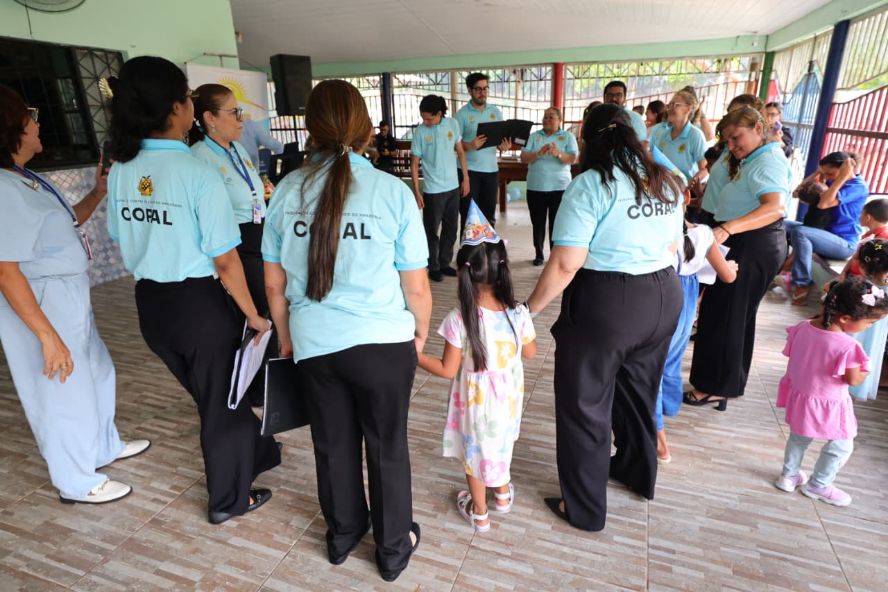 Campanha do TCE-AM leva música e doações ao Abrigo Monte Salém