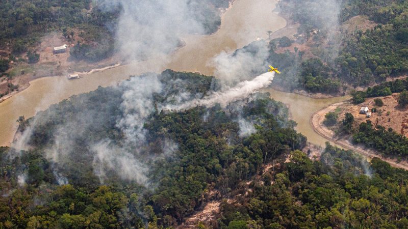 Ibama mobiliza seis aviões para combater incêndios no AM