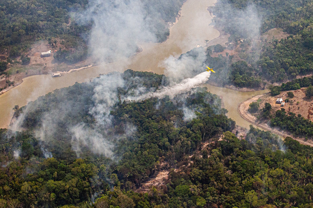 Ibama mobiliza seis aviões para combater incêndios no AM