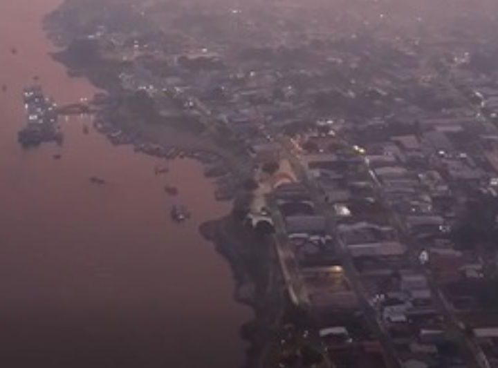 Fumaça de incêndios florestais deixa o ar ruim em Manaus e mais 38 cidades