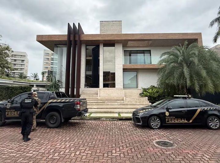 PF prende mãe e irmão de Oruam em operação contra o Comando Vermelho no RJ