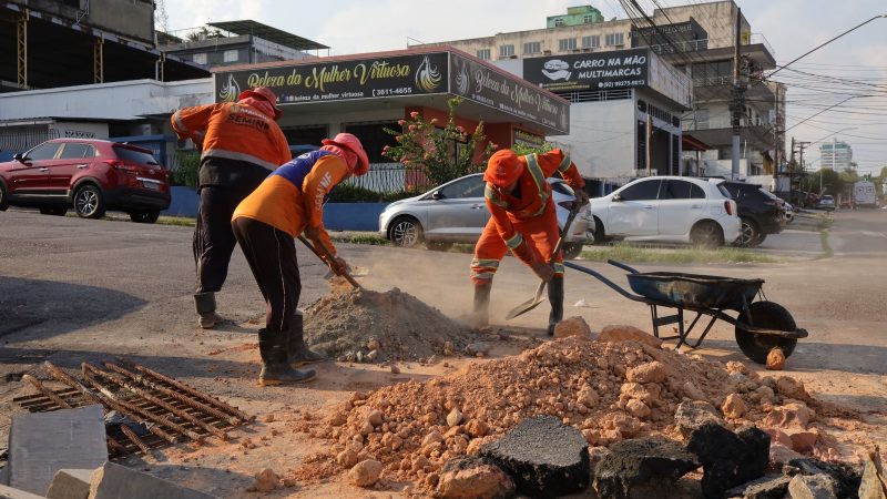 Prefeitura de Manaus recupera drenagem e base de caixa coletora no bairro Praça 14 de Janeiro