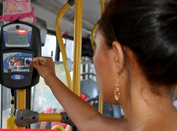 Governo diz que pagou passe livre e questiona cobrança de R$ 250 milhões