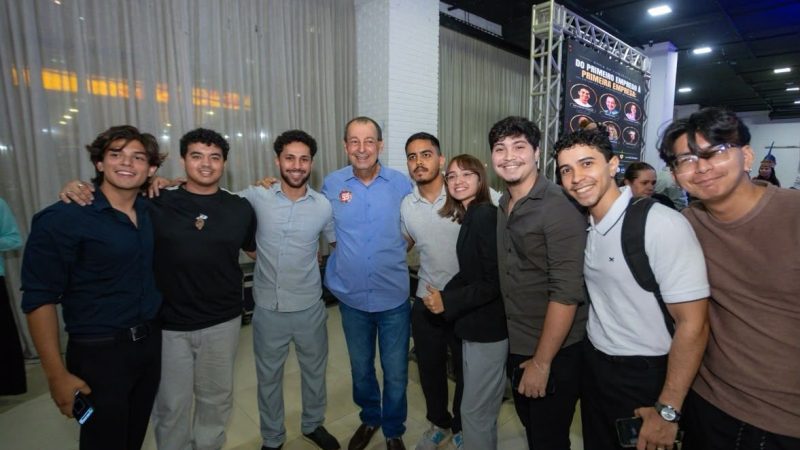 Omar propõe estágio pago pelo Estado para facilitar entrada de jovens no mercado