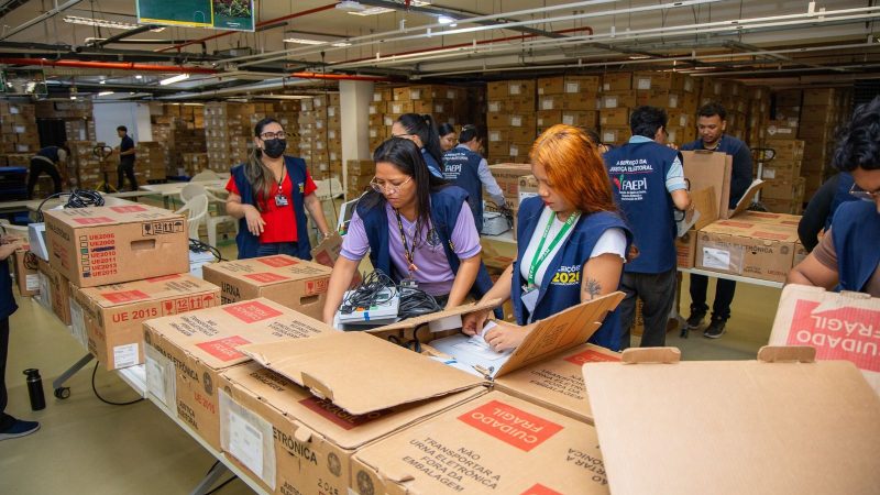 TRE-AM conclui preparação das urnas eletrônicas na capital