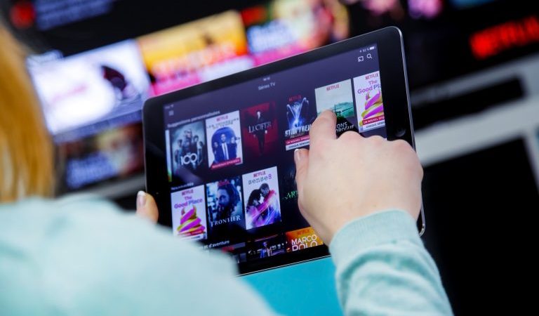 Projeto proíbe exibição de anúncios em planos pagos de streaming