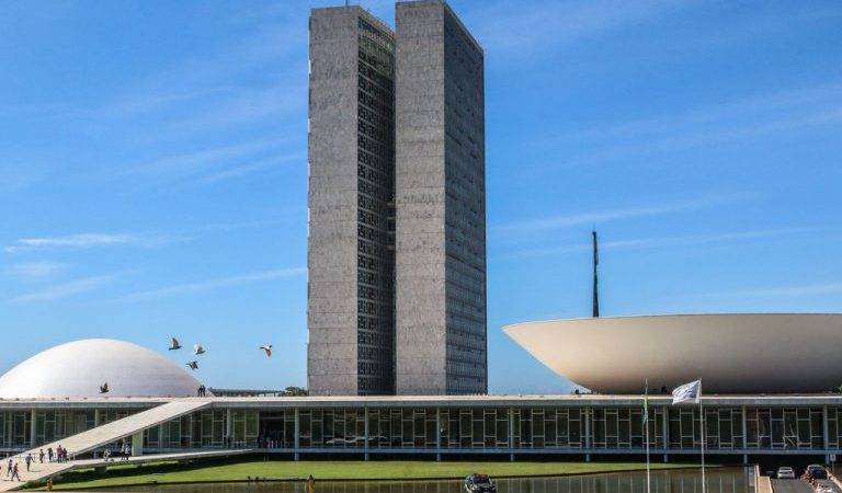 Taxa de renovação da Câmara dos Deputados fica em 35,67%