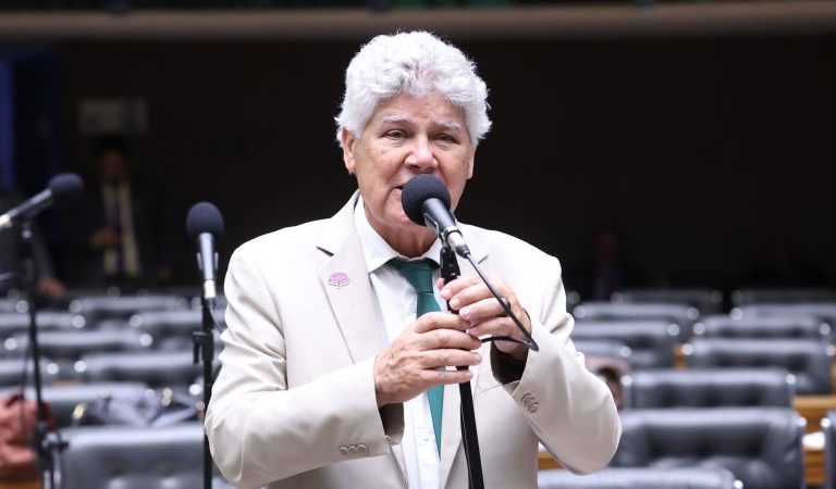 Projeto limita doações eleitorais de pessoas físicas a dez salários mínimos