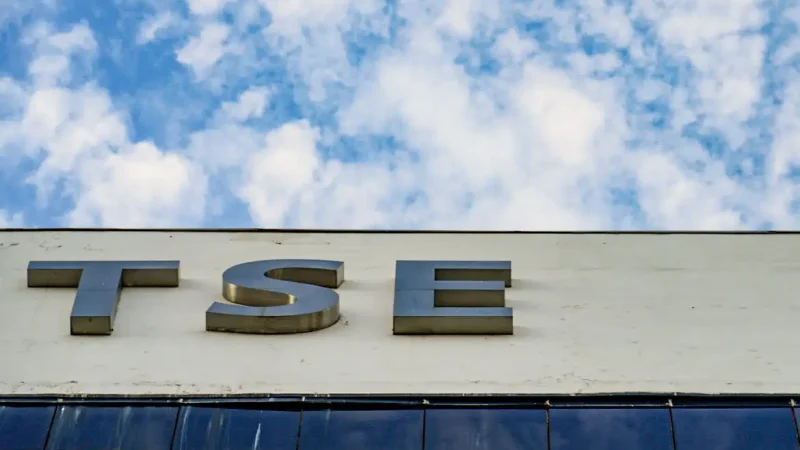 TSE dá 24 horas para Meta dar informações sobre igualdade de campanhas