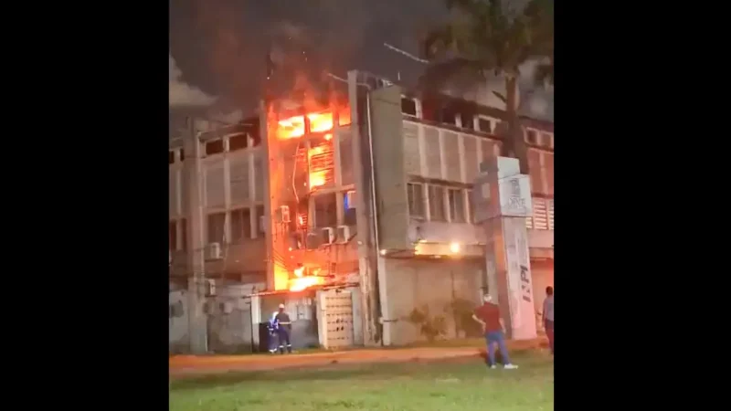PF vai investigar incêndio na Universidade Federal de Pernambuco