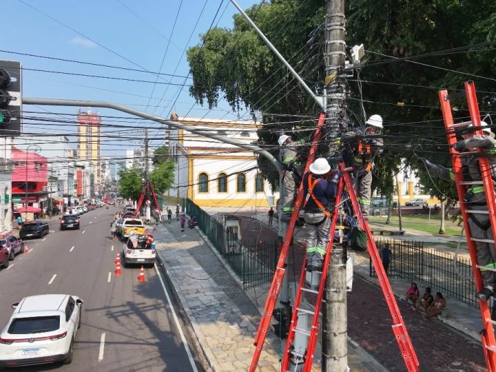 Prefeitura de Manaus amplia ordenamento de cabos com sistema e tecnologia no centro da capital