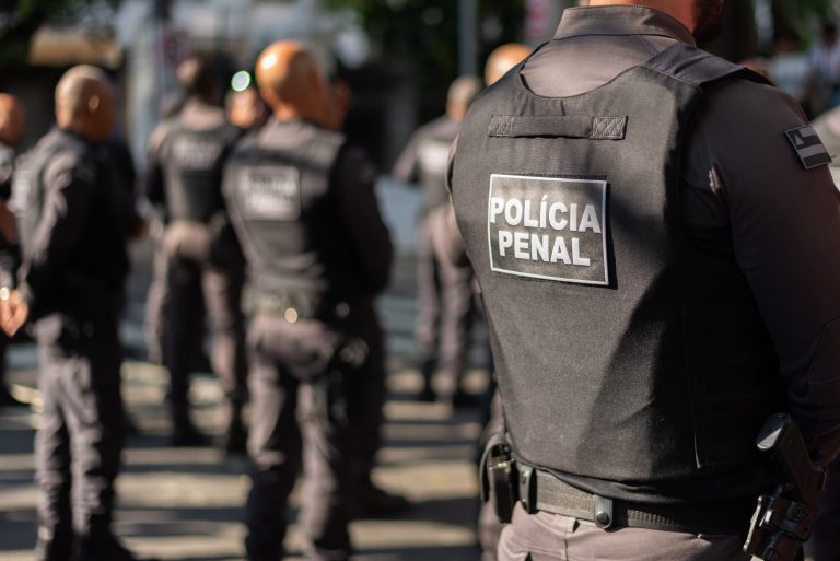 Projeto inclui polícias penais no Sistema Único de Segurança Pública