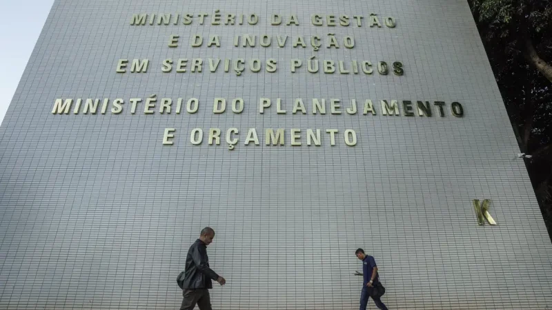Governo pretende realocar R$ 20 bilhões no Orçamento de 2027