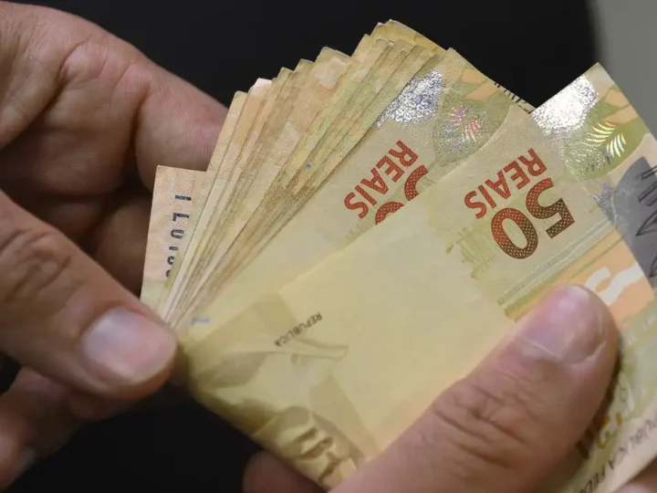 Número de superendividados no Brasil cresceu 75% em cinco anos, diz BC